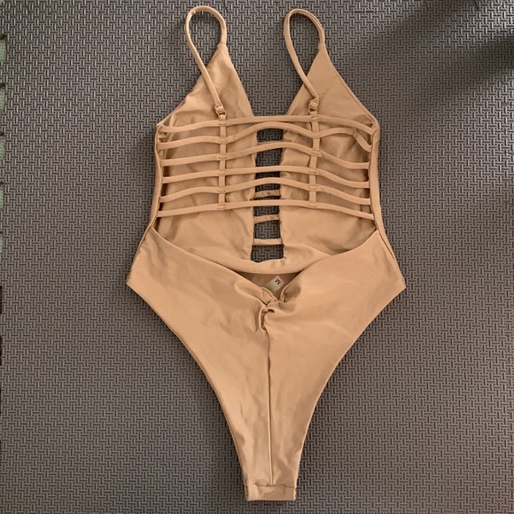 Montce Caged Gold Metallic One Piece, Size M - Picture 3 of 15